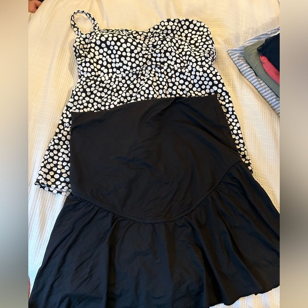Maternity swim suit - white and black polka dot